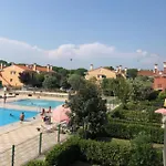 Townhouse With Garden And Pool In شقة بيبيوني