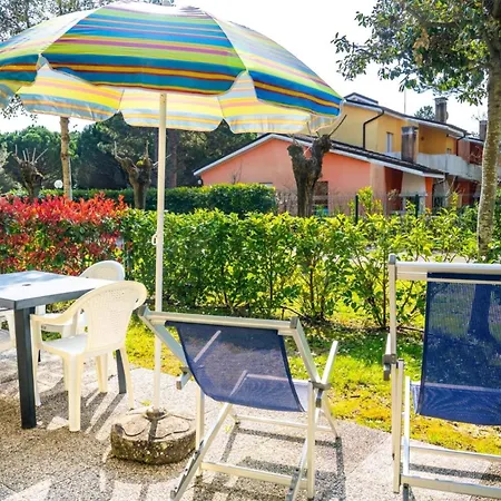 公寓 Townhouse With Garden And Pool In