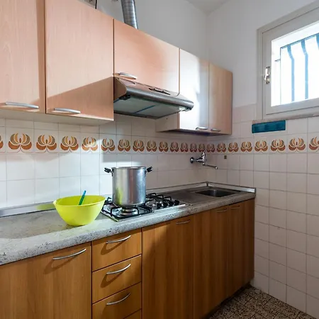 Townhouse With Garden And Pool In 比比翁