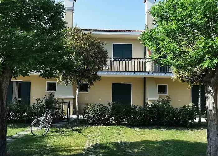 Townhouse With Garden And Pool In Διαμέρισμα Μπιμπιόνε