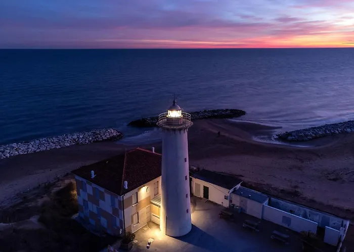 Townhouse With Garden And Pool In Apartment *