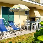 Townhouse With Garden And Pool In Apartment *