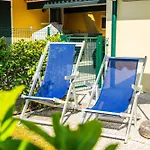 Townhouse With Garden And Pool In Apartment *