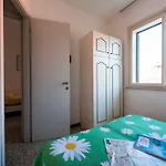Townhouse With Garden And Pool In