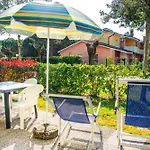 Apartment Townhouse With Garden And Pool In