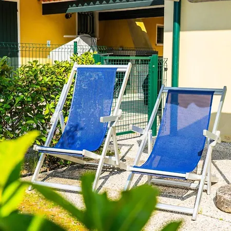 Townhouse With Garden And Pool In 아파트 *