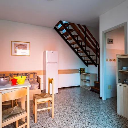 Townhouse With Garden And Pool In