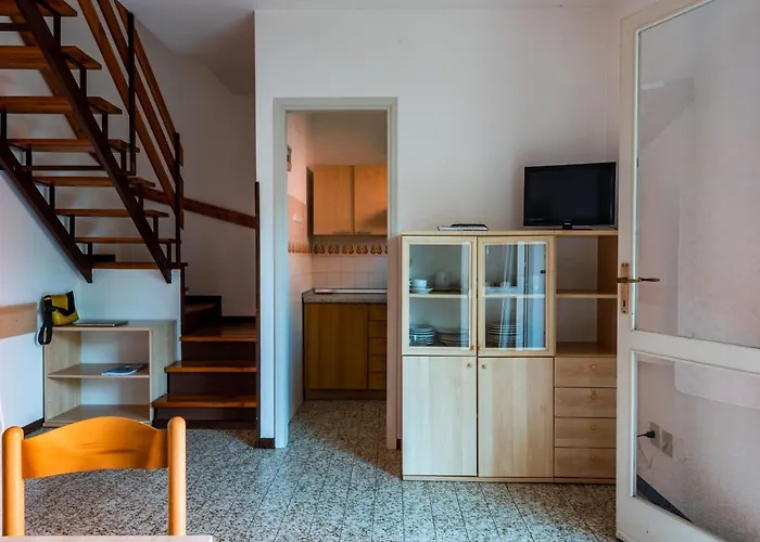 Townhouse With Garden And Pool In Бибионе