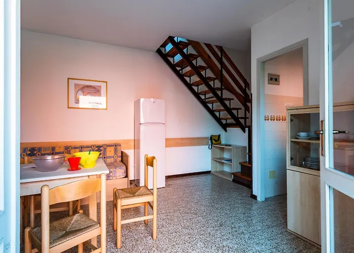 Townhouse With Garden And Pool In